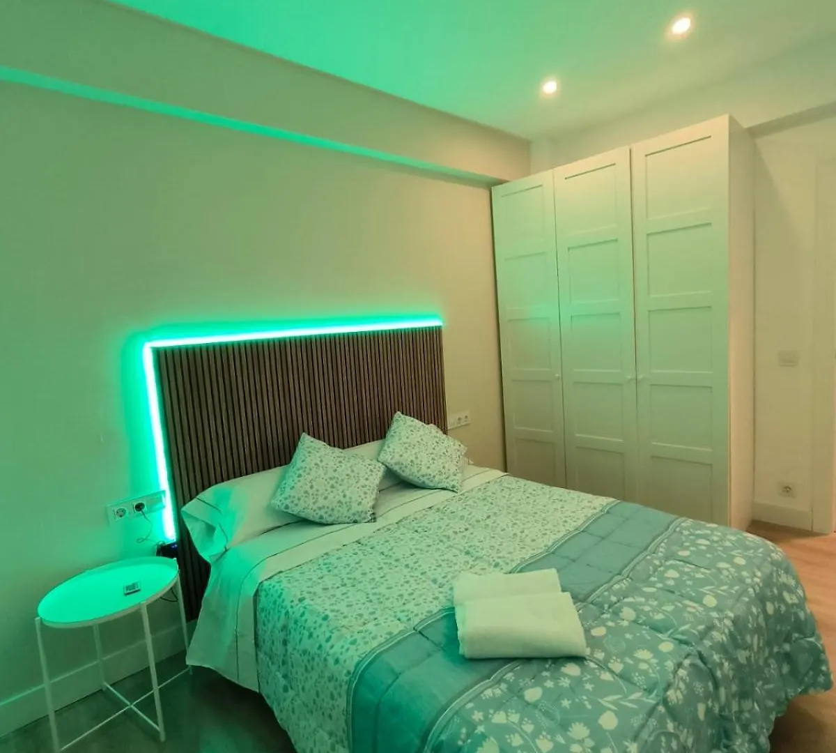 18 Habitacion En Vivienda Centrica בילבאו 0*,